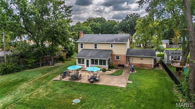 9047 Lowill Lane, Crestwood, MO 63126
