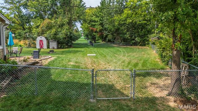 9047 Lowill Lane, Crestwood, MO 63126