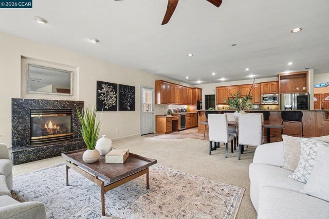 5666 Oakmont Ct, Discovery Bay, CA 94505