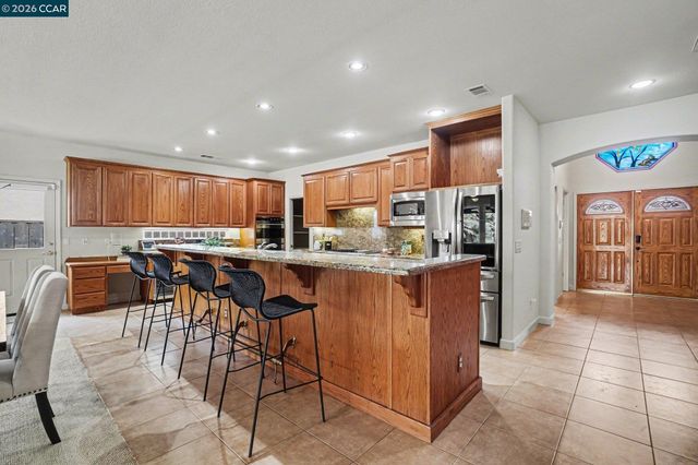 5666 Oakmont Ct, Discovery Bay, CA 94505