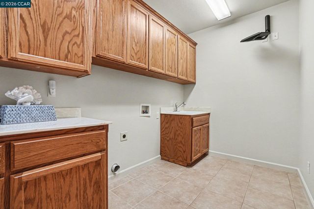 5666 Oakmont Ct, Discovery Bay, CA 94505