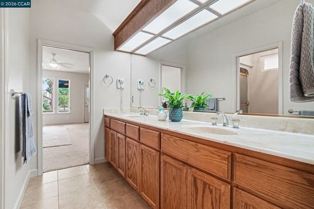 5666 Oakmont Ct, Discovery Bay, CA 94505