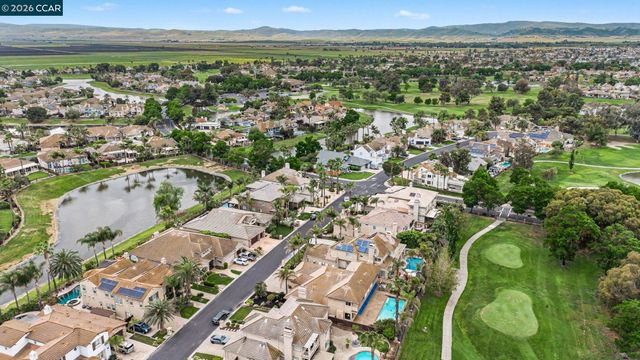 5666 Oakmont Ct, Discovery Bay, CA 94505