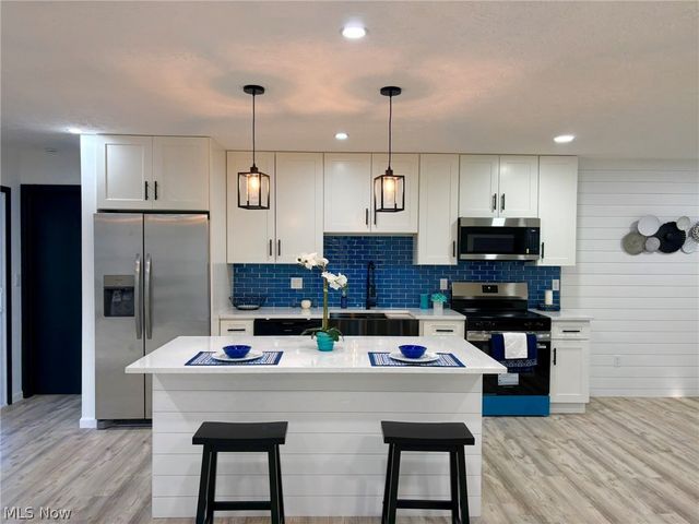 32610 Greenwood Drive, Avon Lake, OH 44012