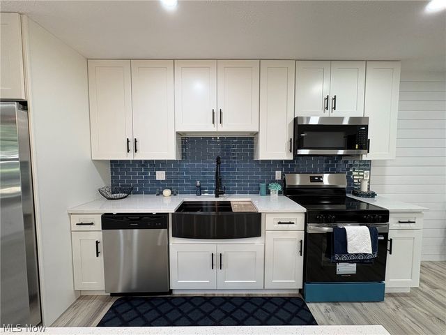 32610 Greenwood Drive, Avon Lake, OH 44012