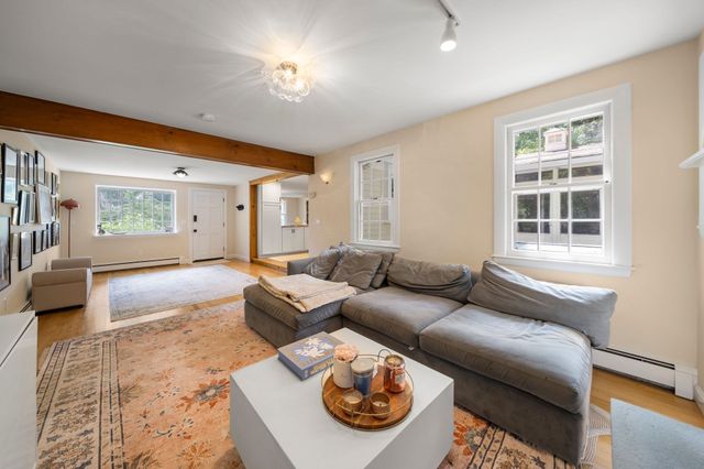 14 Thoreau Rd, Acton, MA 01720
