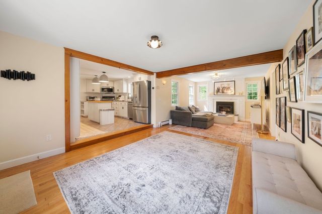 14 Thoreau Rd, Acton, MA 01720