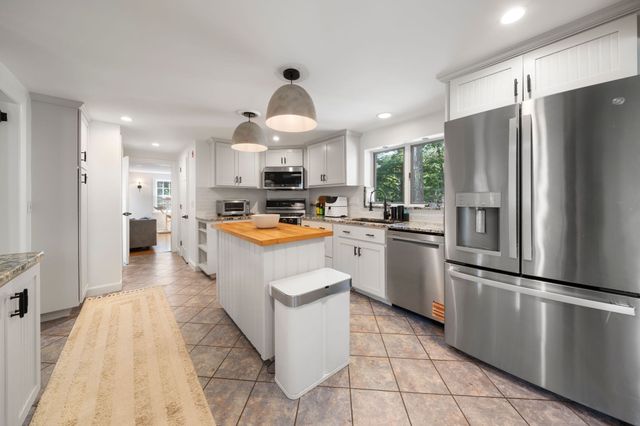 14 Thoreau Rd, Acton, MA 01720
