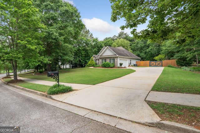 1134 River Green Court, Mcdonough, GA 30252