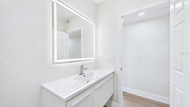 4103 W PEARL AVENUE, Tampa, FL 33611