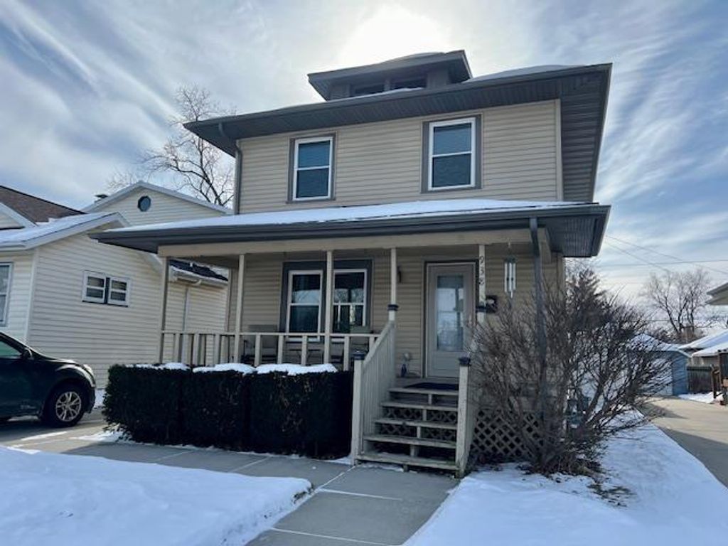 938 Benton Avenue, Janesville, WI 53545
