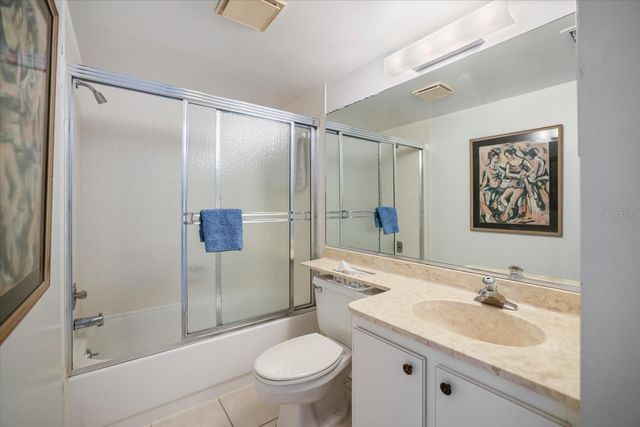 715 BIRD BAY CIRCLE 120, Venice, FL 34285