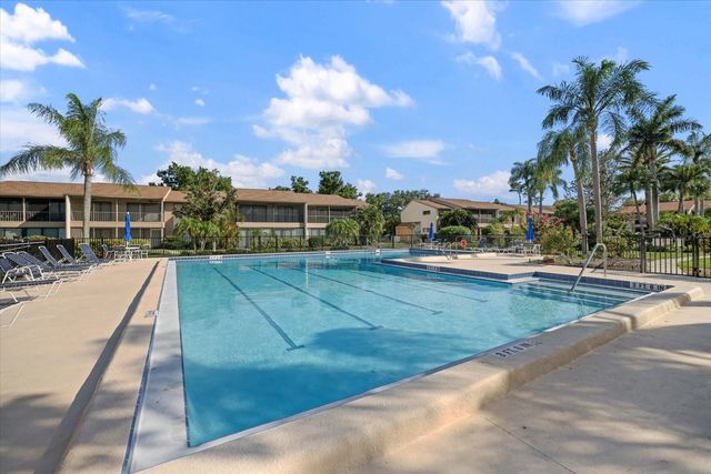 715 BIRD BAY CIRCLE 120, Venice, FL 34285