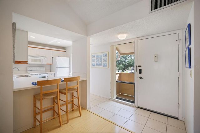 715 BIRD BAY CIRCLE 120, Venice, FL 34285