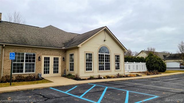 1137 Abbey Court, Westland, MI 48185