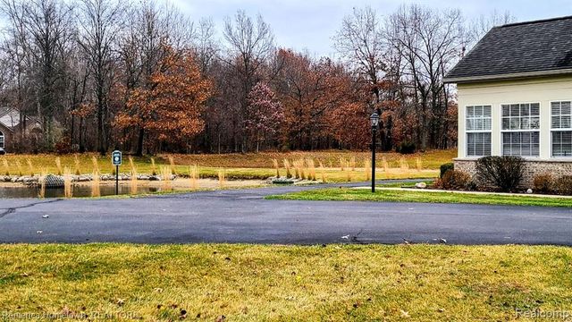 1137 Abbey Court, Westland, MI 48185