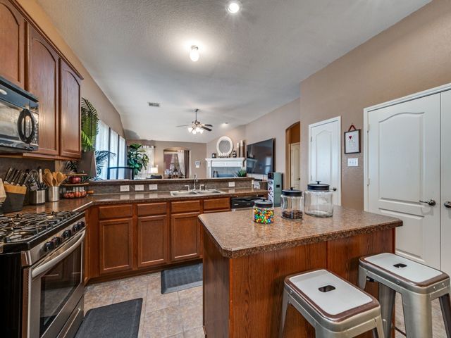 1128 Hayden Lane, Savannah, TX 76227