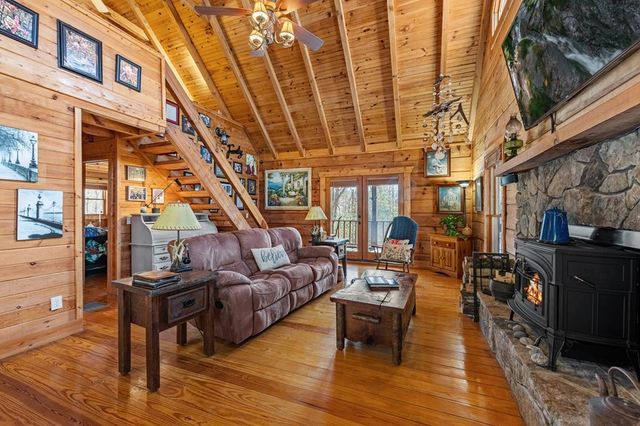 114 Hunterhill Way, Ellijay, GA 30540