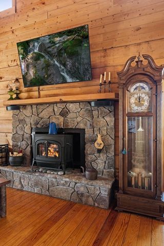 114 Hunterhill Way, Ellijay, GA 30540