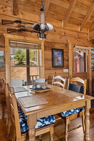 114 Hunterhill Way, Ellijay, GA 30540