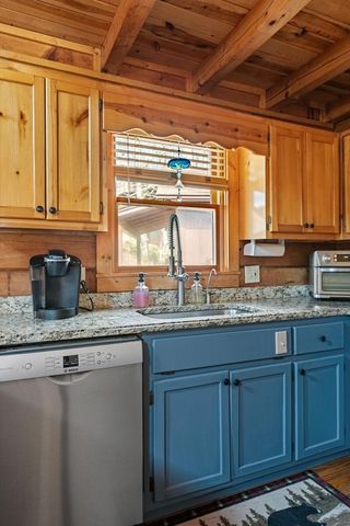 114 Hunterhill Way, Ellijay, GA 30540