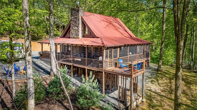 114 Hunterhill Way, Ellijay, GA 30540