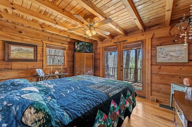 114 Hunterhill Way, Ellijay, GA 30540