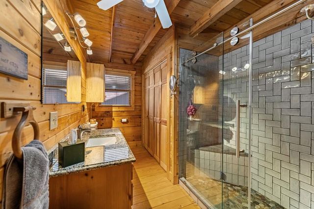 114 Hunterhill Way, Ellijay, GA 30540