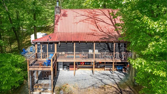 114 Hunterhill Way, Ellijay, GA 30540