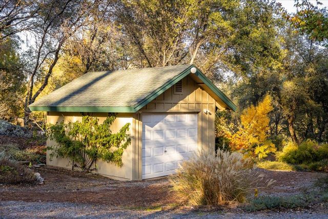 14446 Perimeter Rd, Grass Valley, CA 95949