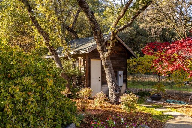 14446 Perimeter Rd, Grass Valley, CA 95949