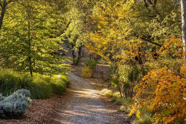 14446 Perimeter Rd, Grass Valley, CA 95949