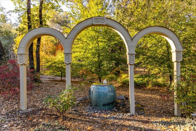 14446 Perimeter Rd, Grass Valley, CA 95949