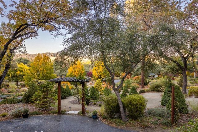 14446 Perimeter Rd, Grass Valley, CA 95949