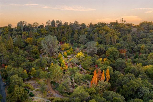 14446 Perimeter Rd, Grass Valley, CA 95949