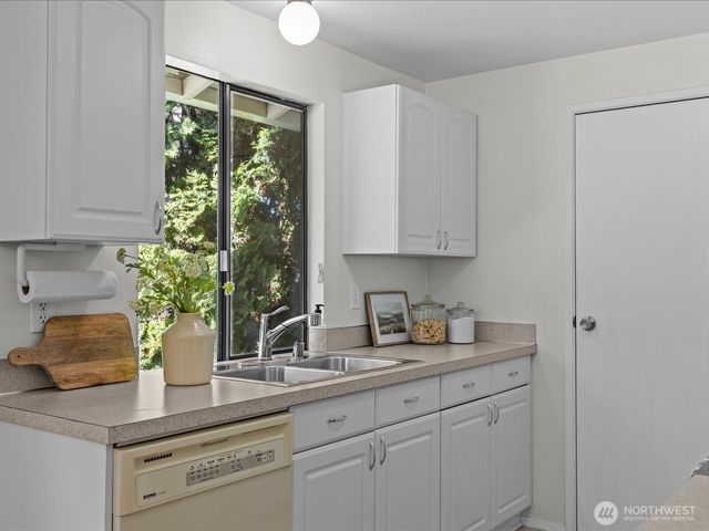 6033 148th Court NE, Redmond, WA 98052