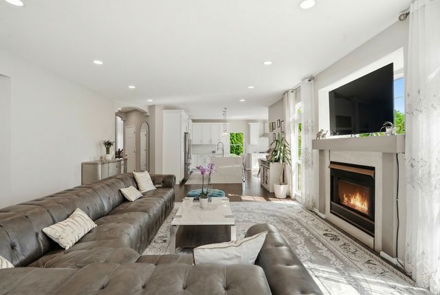 1905 S Osprey Lane, Libertyville, IL 60048