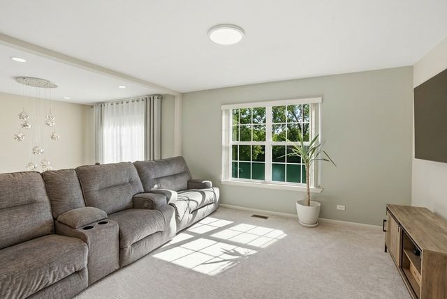 1905 S Osprey Lane, Libertyville, IL 60048