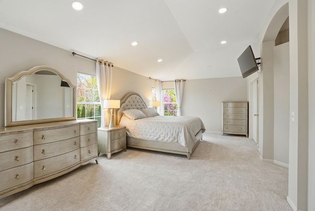 1905 S Osprey Lane, Libertyville, IL 60048