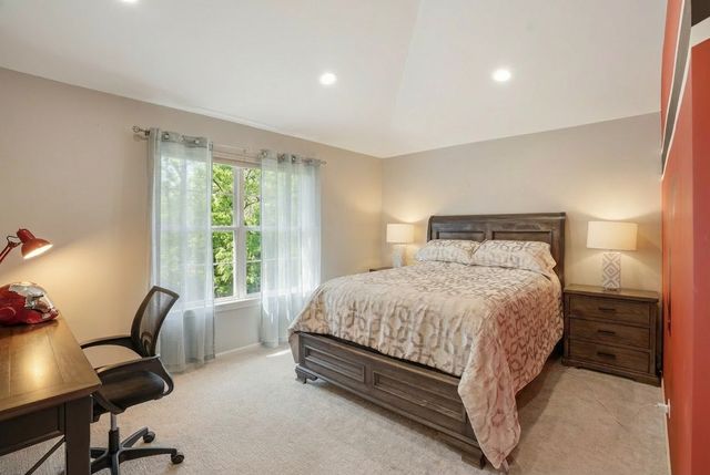 1905 S Osprey Lane, Libertyville, IL 60048