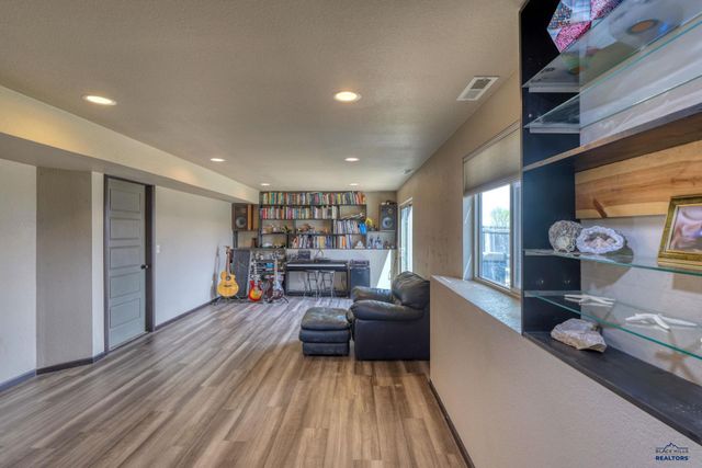 9990 KAELEM CT, Summerset, SD 57718