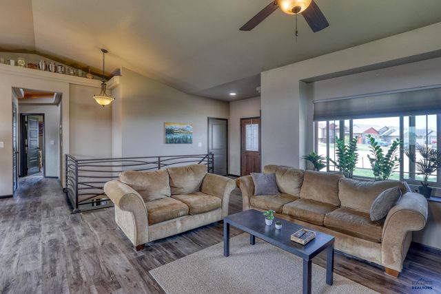 9990 KAELEM CT, Summerset, SD 57718