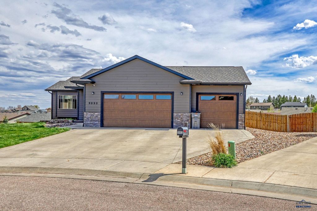 9990 KAELEM CT, Summerset, SD 57718