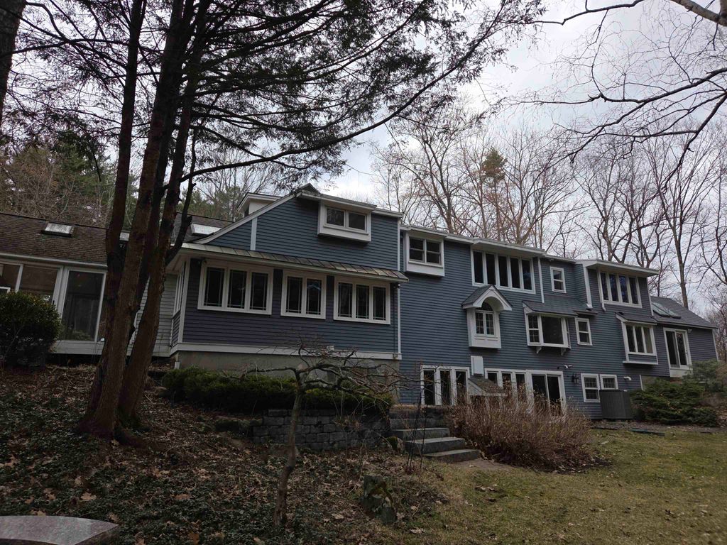 Image 2 of property listing at 100 Richardson Road, Hollis, NH 03049