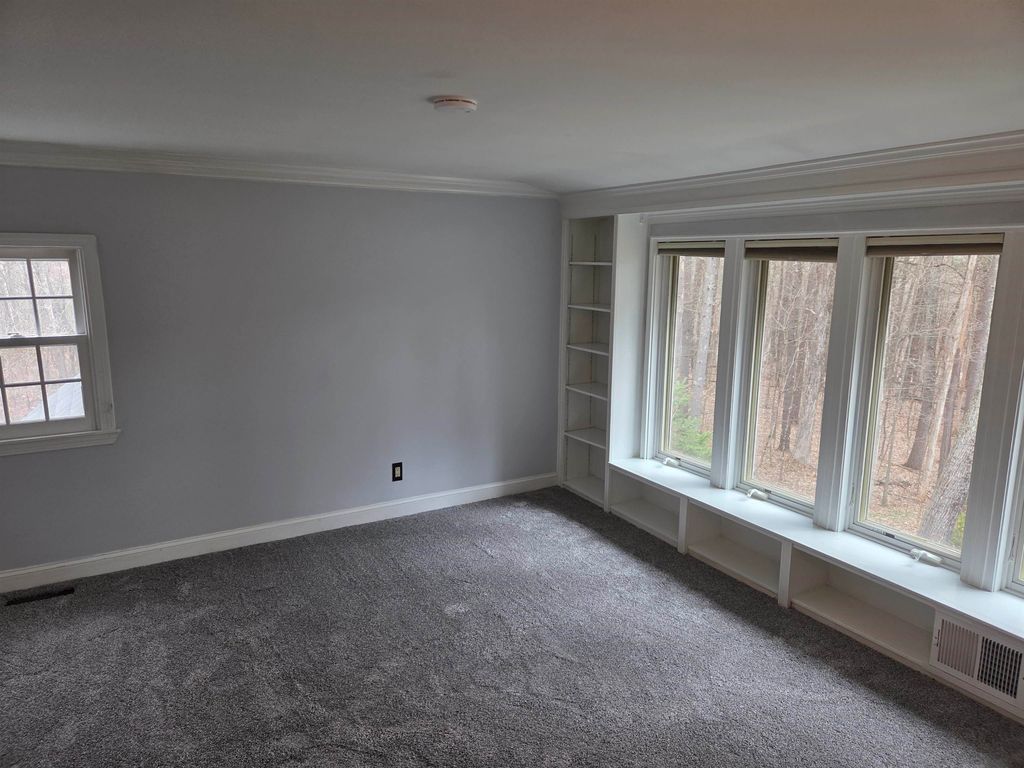 Image 13 of property listing at 100 Richardson Road, Hollis, NH 03049