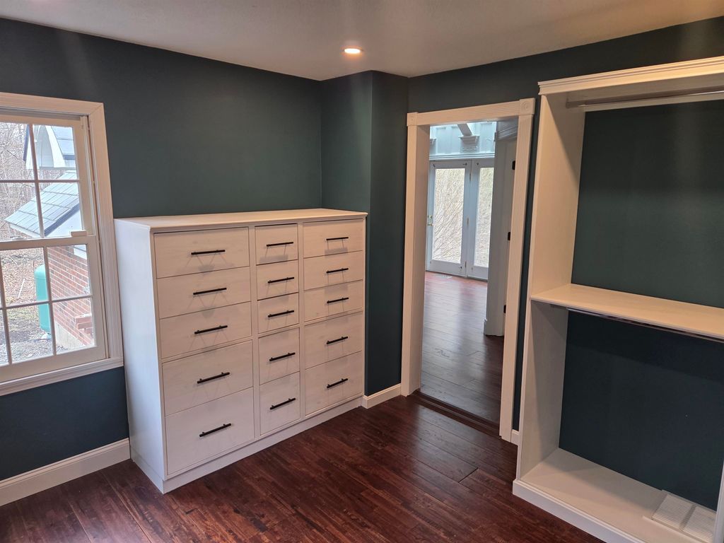 Image 9 of property listing at 100 Richardson Road, Hollis, NH 03049