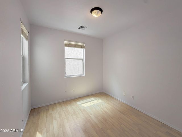 5216 W ALBENIZ Place, Phoenix, AZ 85043