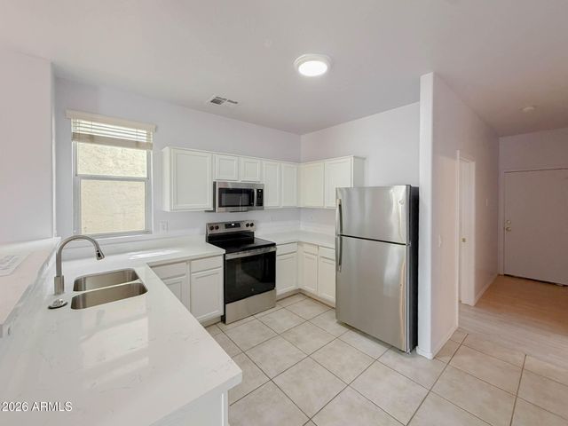 5216 W ALBENIZ Place, Phoenix, AZ 85043