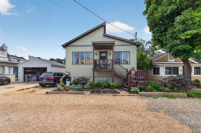 6 Howard Road, Bayville, NY 11709
