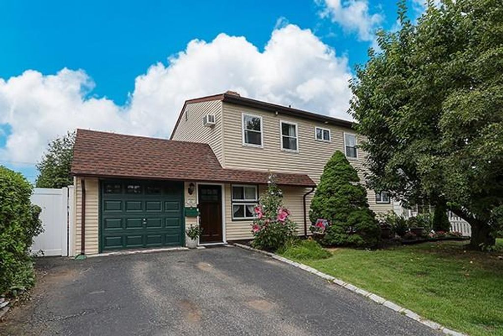 56 Horn Lane, Levittown, NY 11756